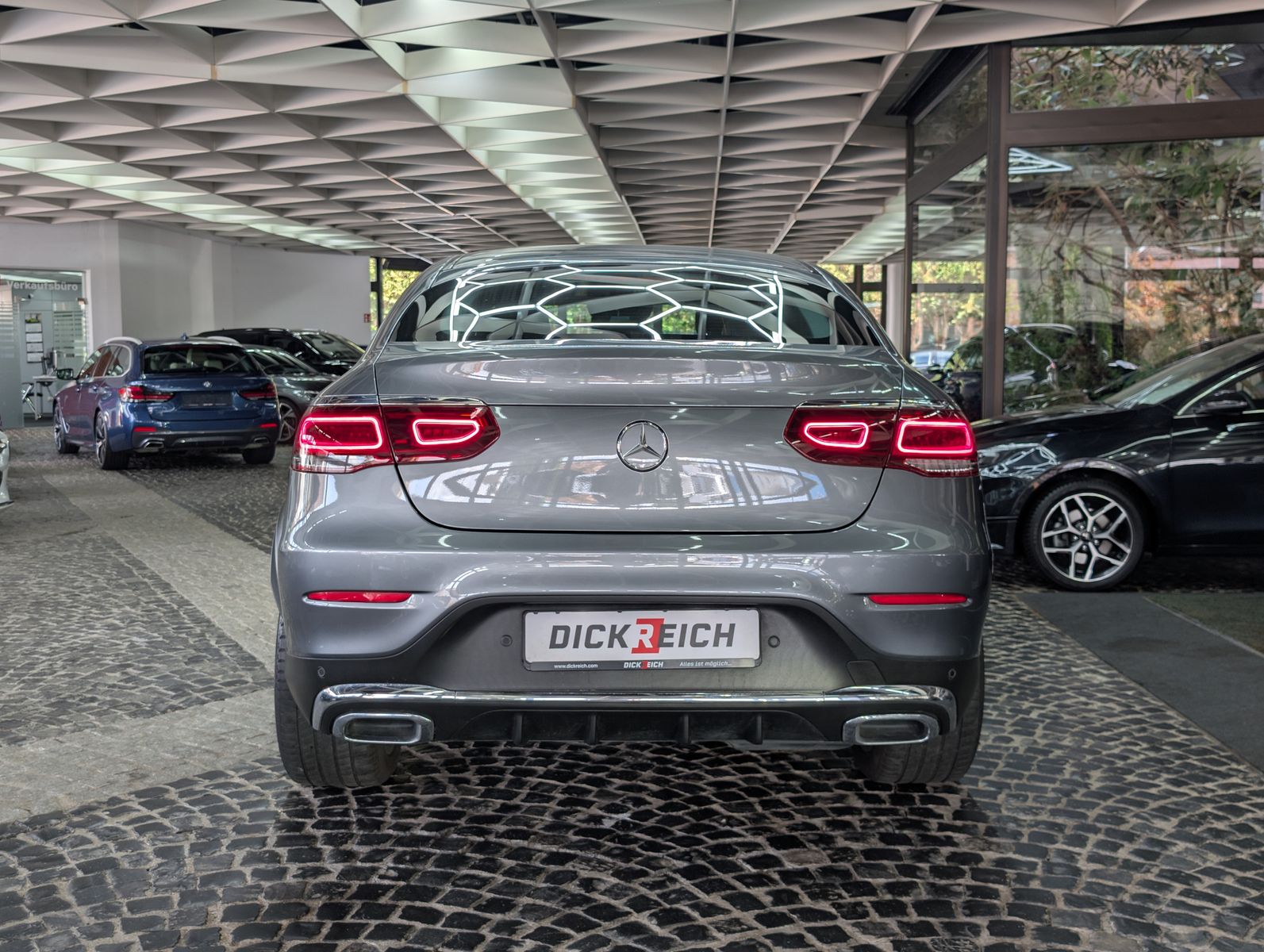 Fahrzeugabbildung Mercedes-Benz GLC 220 d Coupé 4M AMG PANO*360*HuD*MEMO*20"Voll