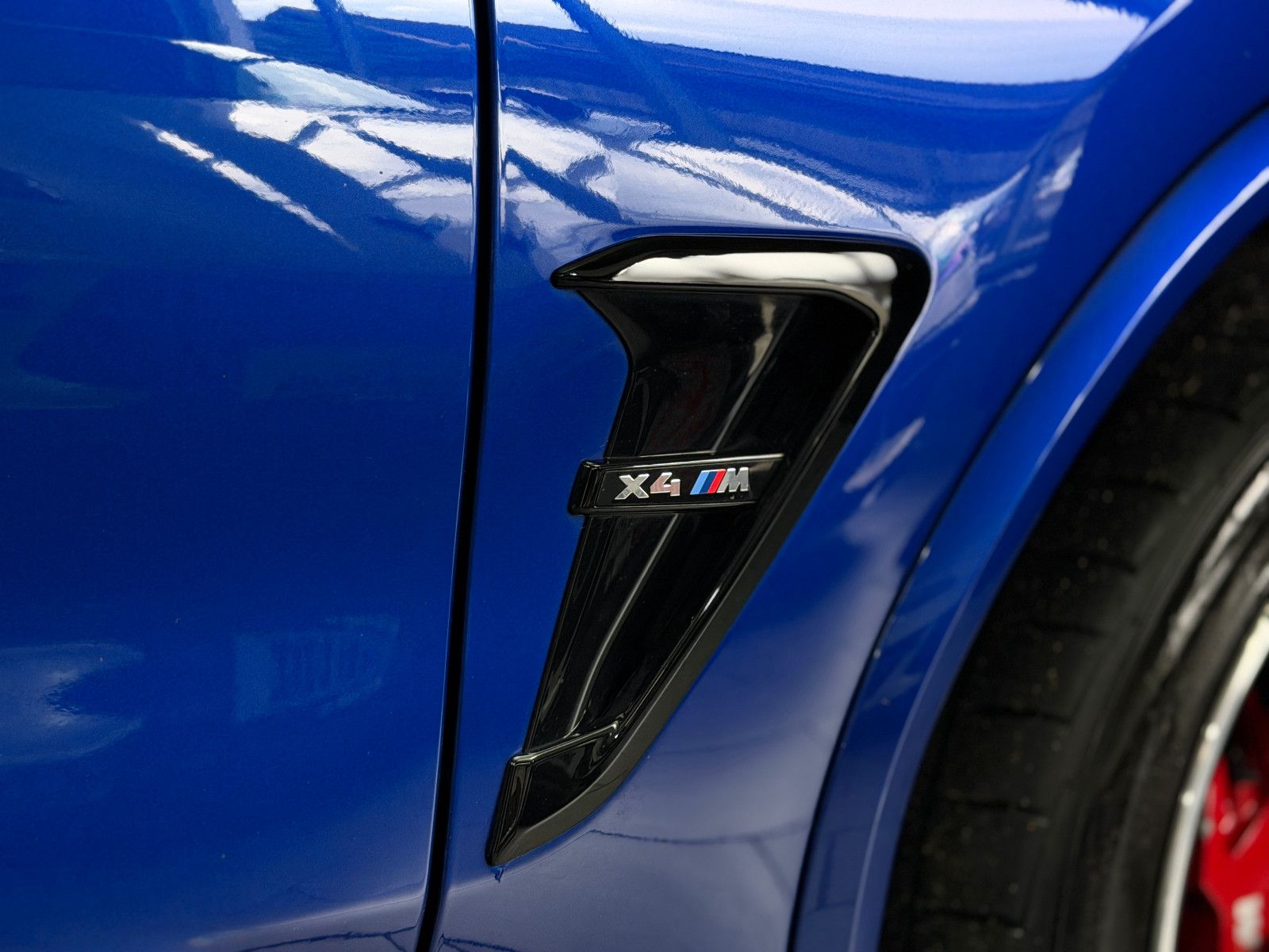 Fahrzeugabbildung BMW X4 M Competition |CARBON|H/K|LASER|HuD