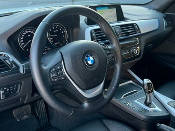 Fahrzeugabbildung BMW 220i Steptronic M Sport Shadow Navi HiFi Leder