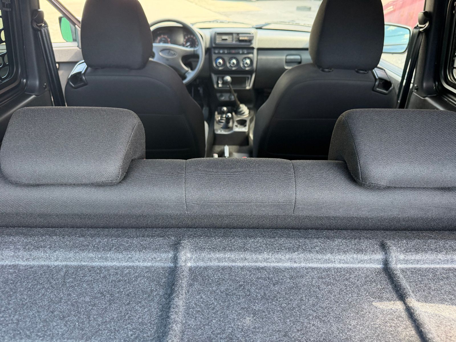 Fahrzeugabbildung Lada NIVA ! NEUE VIP-2-AUSST.! LEGEND "PREMIUM PLUS"!
