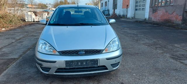 Ford Focus 1.6 Ambiente Autom.