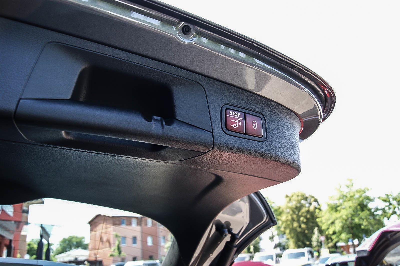 Fahrzeugabbildung Mercedes-Benz GLA 250 e AMG MBUX PANORAMA LEDER ANHZV