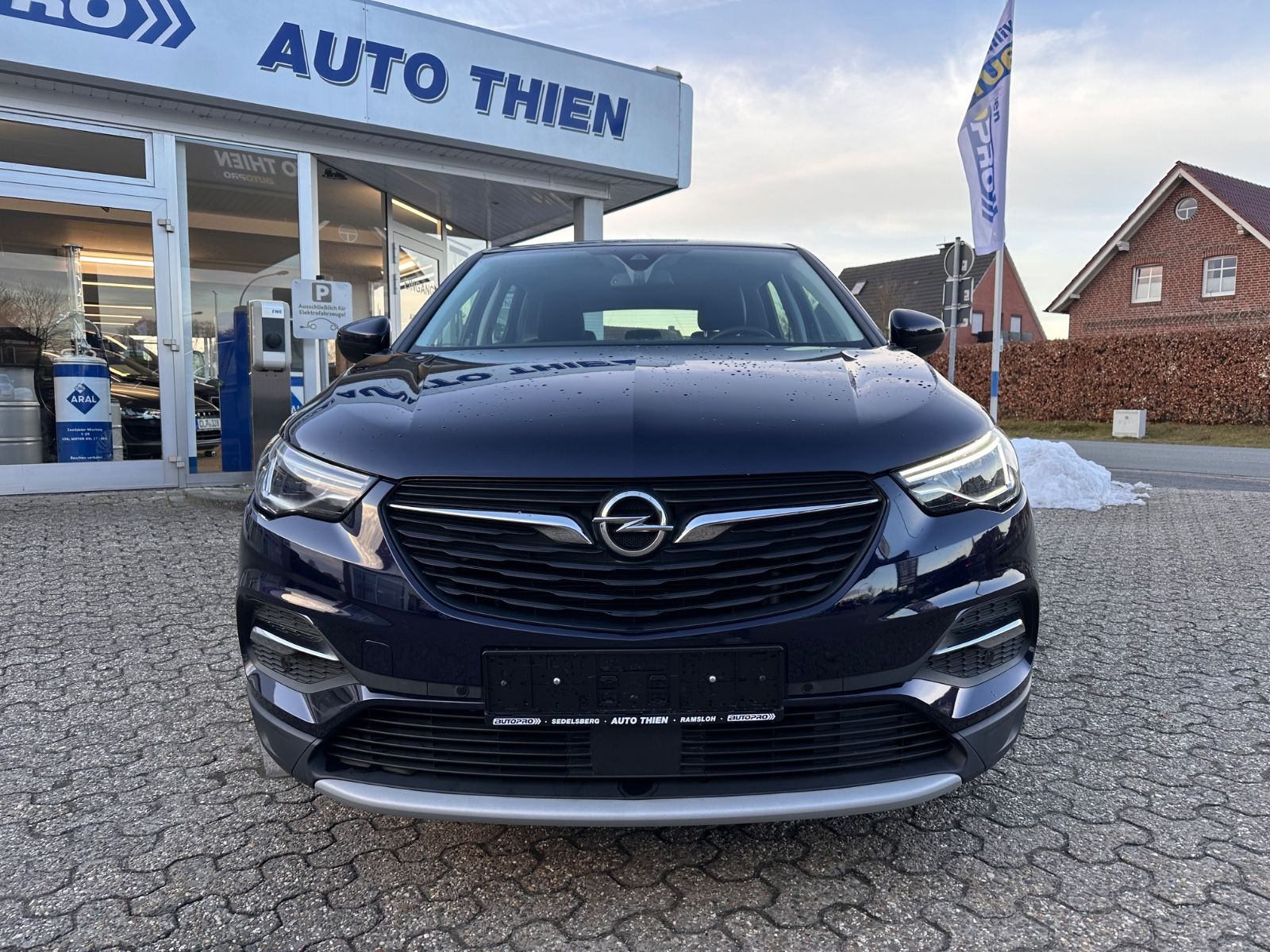 Fahrzeugabbildung Opel Grandland (X) 1.2 Turbo Navi/LED/SHZG/APP/GRA