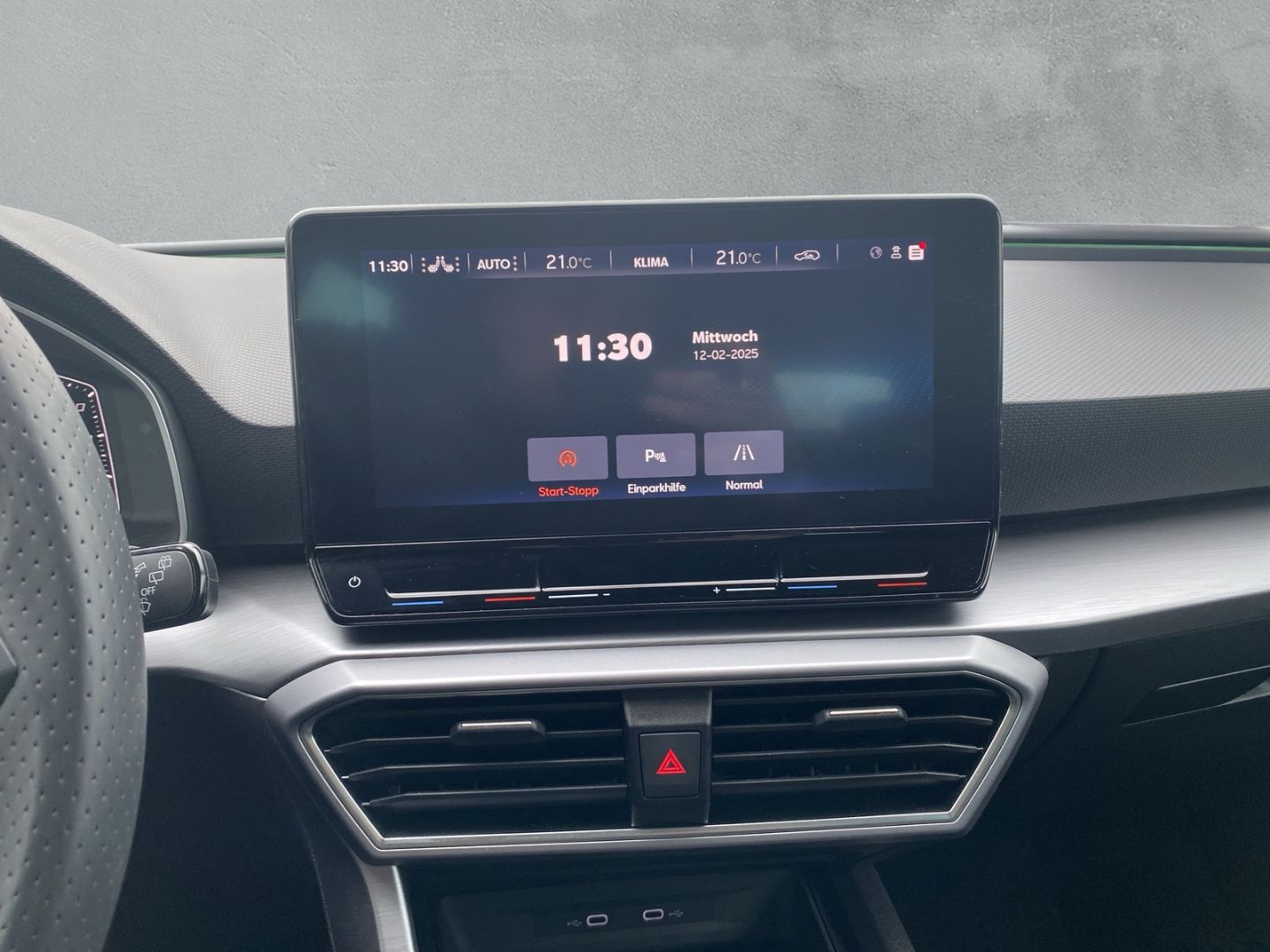 Fahrzeugabbildung SEAT Leon Sportstourer FR 2.0 TDI EU6d Navi digitales