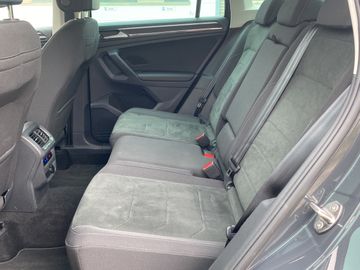 Volkswagen Tiguan - 11