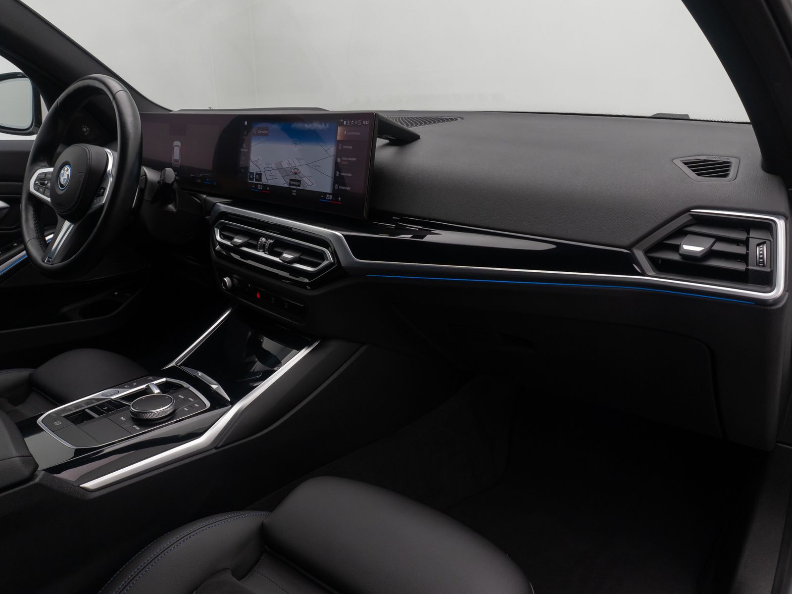 Fahrzeugabbildung BMW 330e M Sport HUD H/K DAB Kamera Alarm AHK 19Zoll