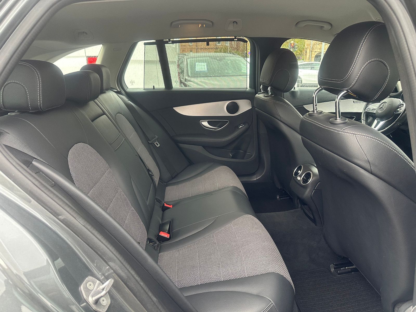 Fahrzeugabbildung Mercedes-Benz C 300 T de AVANTGARDE*1.HAND+AHK+VM.*