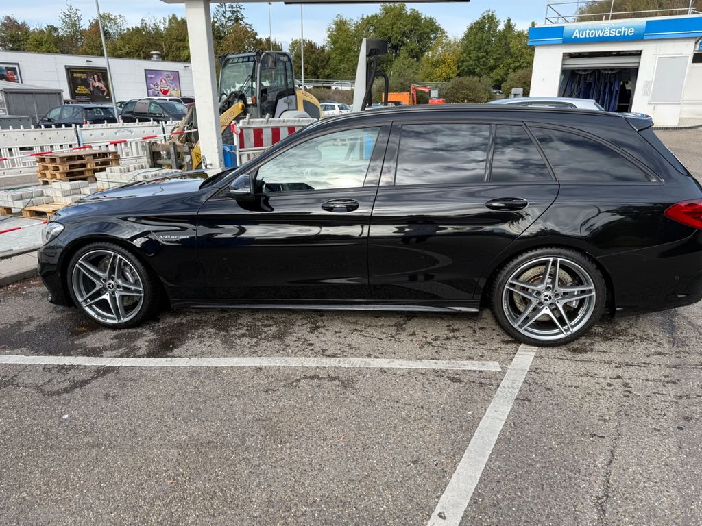 Image of Mercedes-Benz C 63 AMG