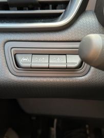 Fahrzeugabbildung Renault Clio V  TCe 90 Equilibre