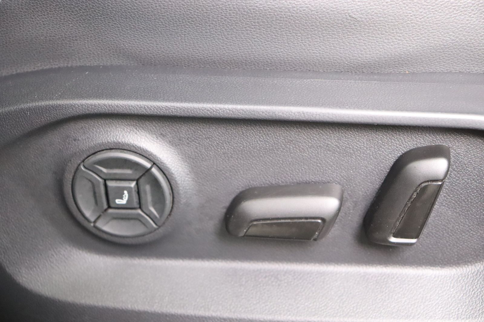 Fahrzeugabbildung Volkswagen Touareg * Standhzg./-lüftung * Memory * Matrix R