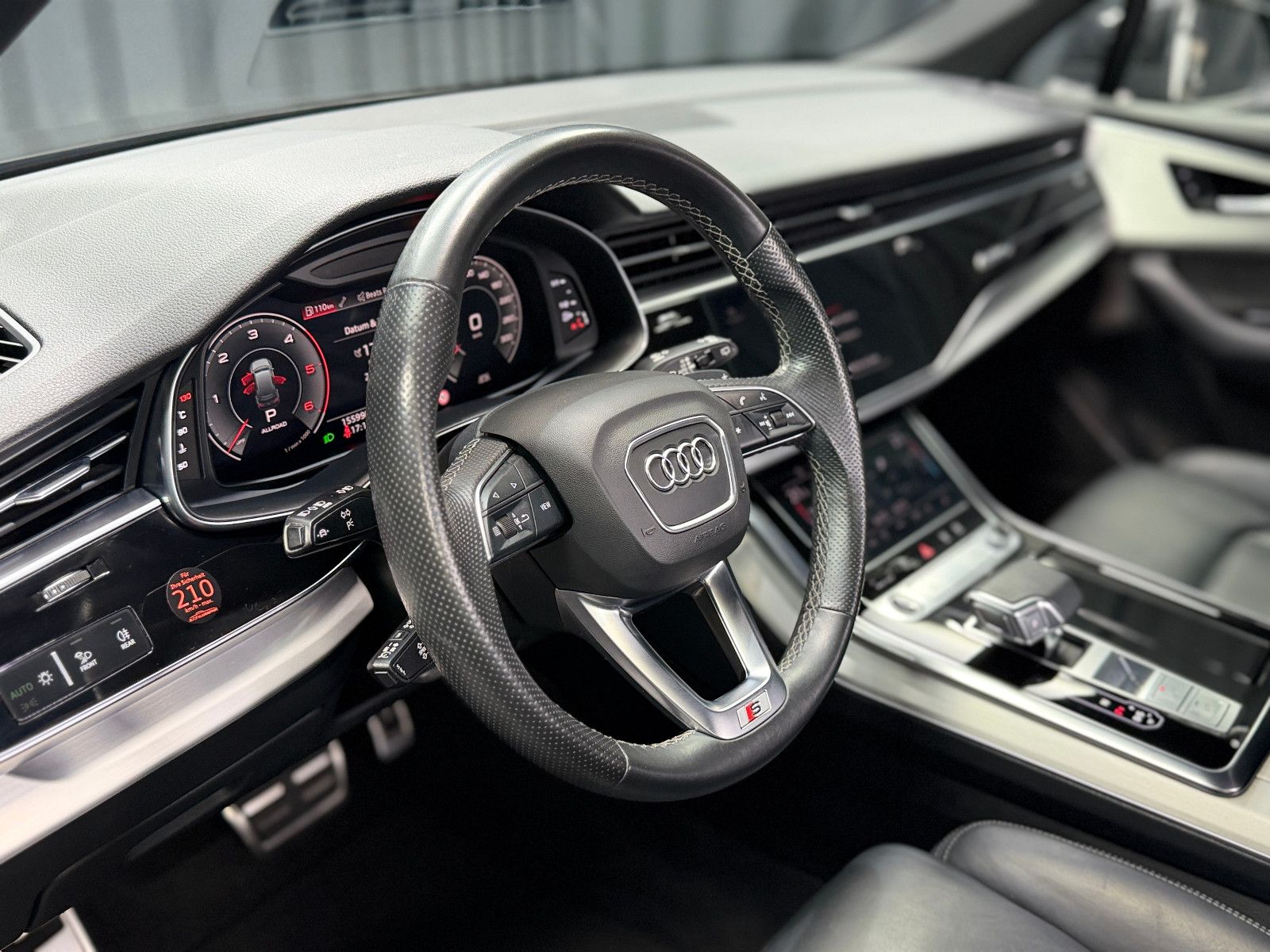 Fahrzeugabbildung Audi Q7 45 TDI quattro S line|PANO|KAMERA