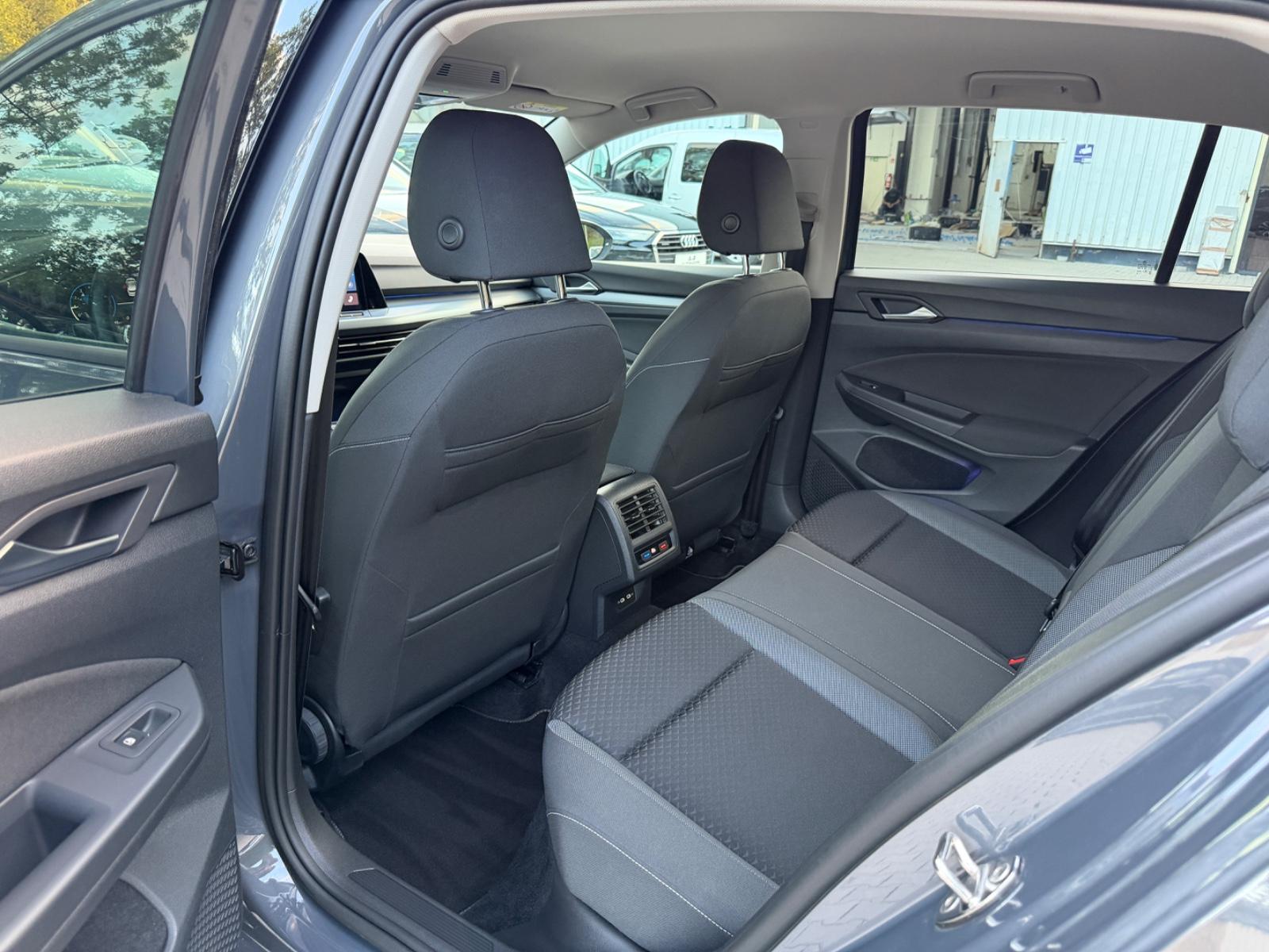 Volkswagen Golf VIII Lim. Active/LED/NAVI/Alu/Top Zustand., миниатюра 29