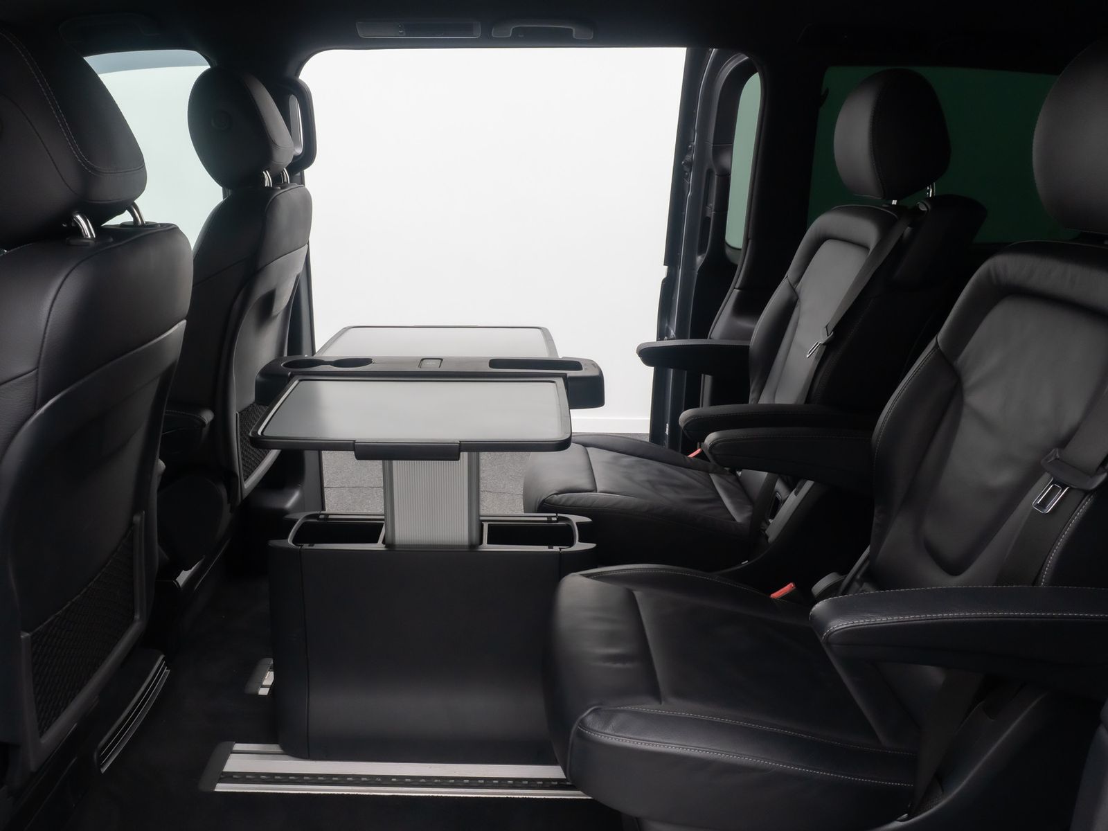 Fahrzeugabbildung Mercedes-Benz V 250 ACC Kamera Burmester AHK TischPaket 19Zoll