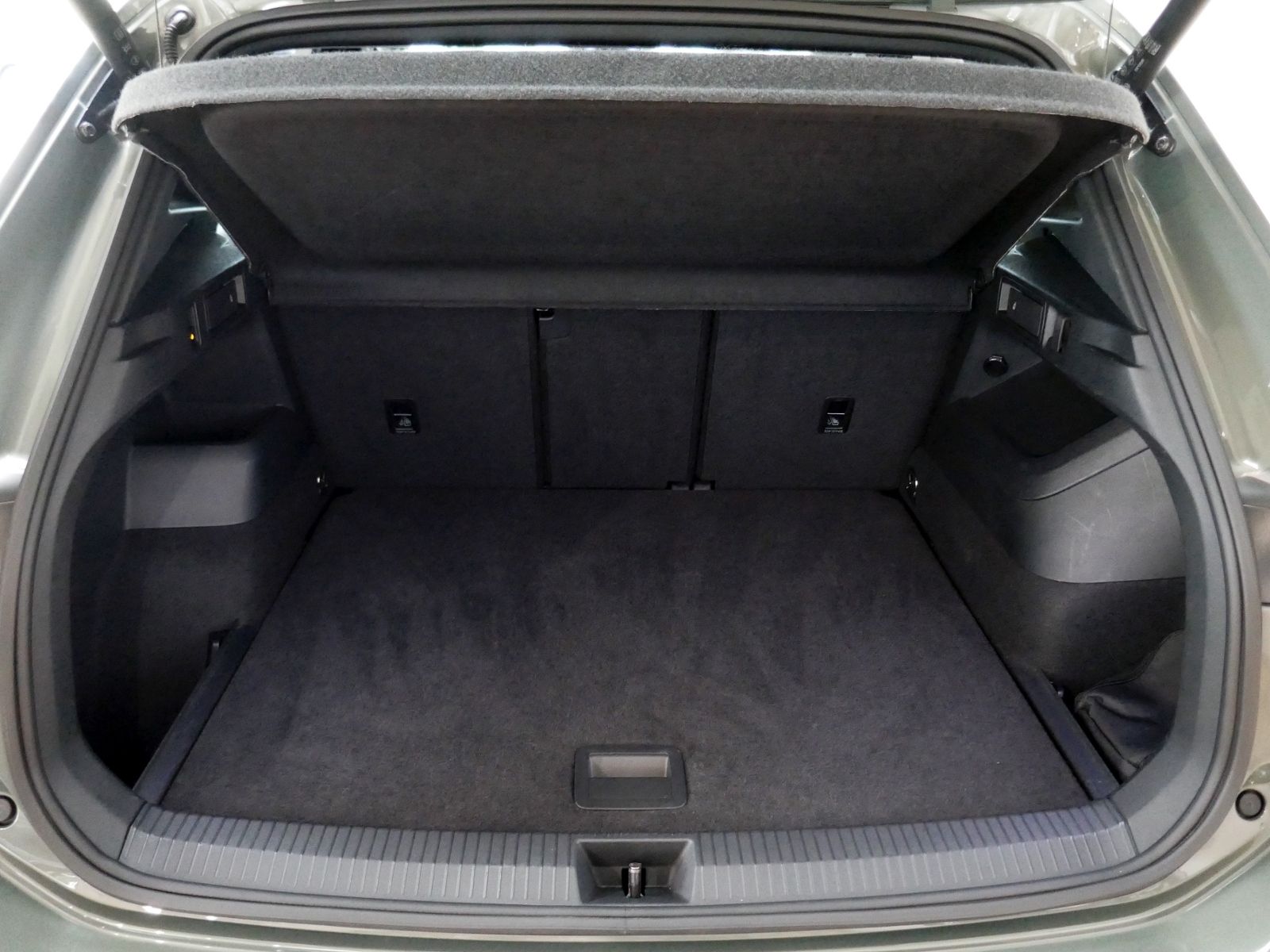 Fahrzeugabbildung Volkswagen Tiguan GOAL 2.0 TDI DSG | RFK LED ACC Navi