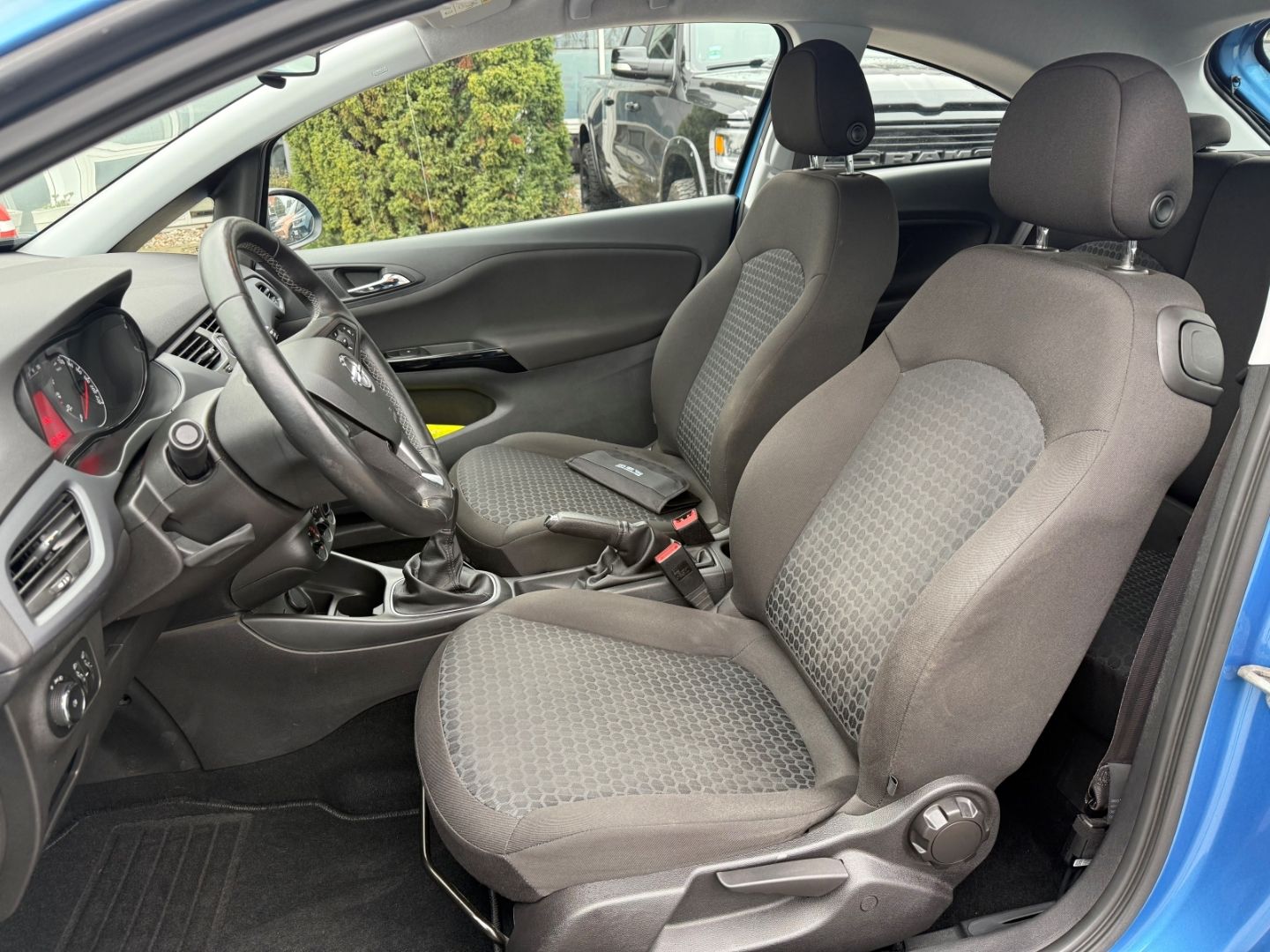 Fahrzeugabbildung Opel Corsa E Edition SHZ+LHZ+PDC