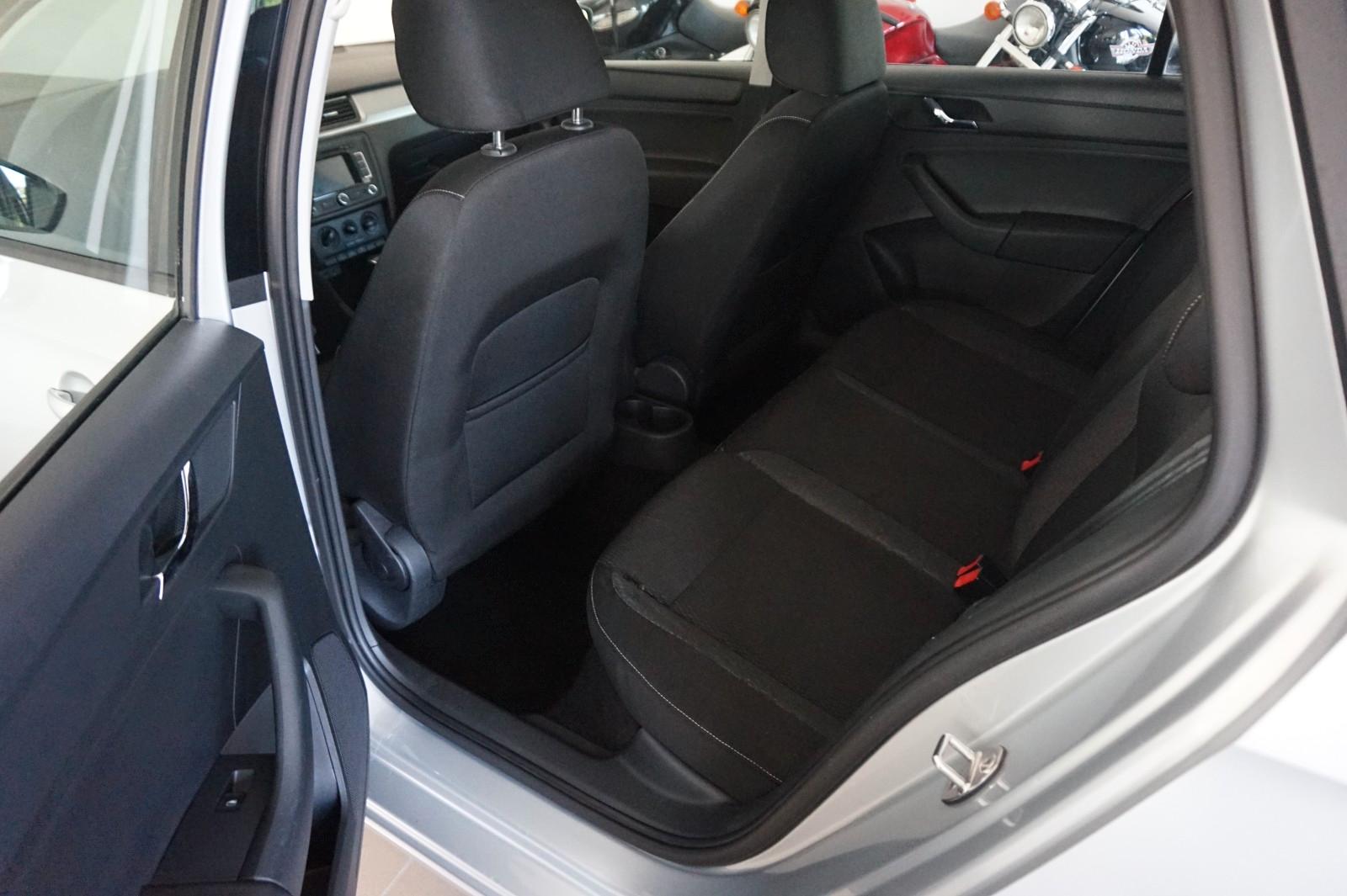 Skoda Rapid 2015 — photo 11