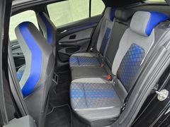 VW Golf VIII R 4Motion Matrix DAB Harman-Kardon