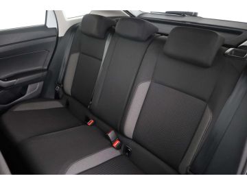 Volkswagen Taigo - 12