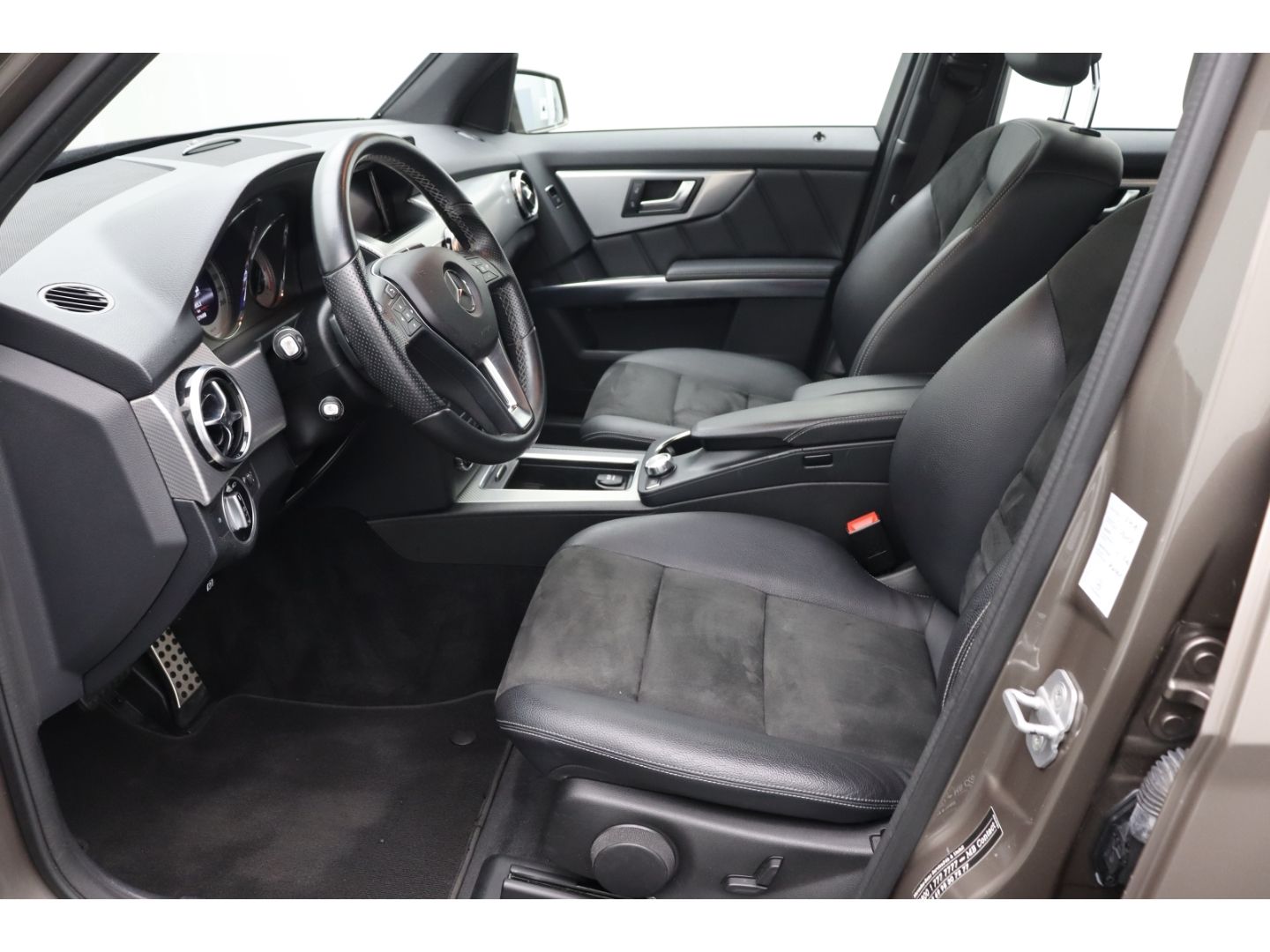 Fahrzeugabbildung Mercedes-Benz GLK 220 CDI BlueEfficiency ACC Navi AHK