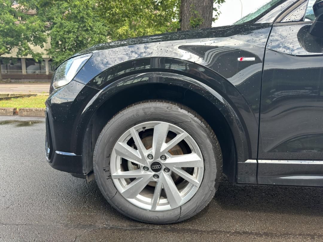 Fahrzeugabbildung Audi Q2 S line 35 TFSI S tronic Fahren Parken Leder