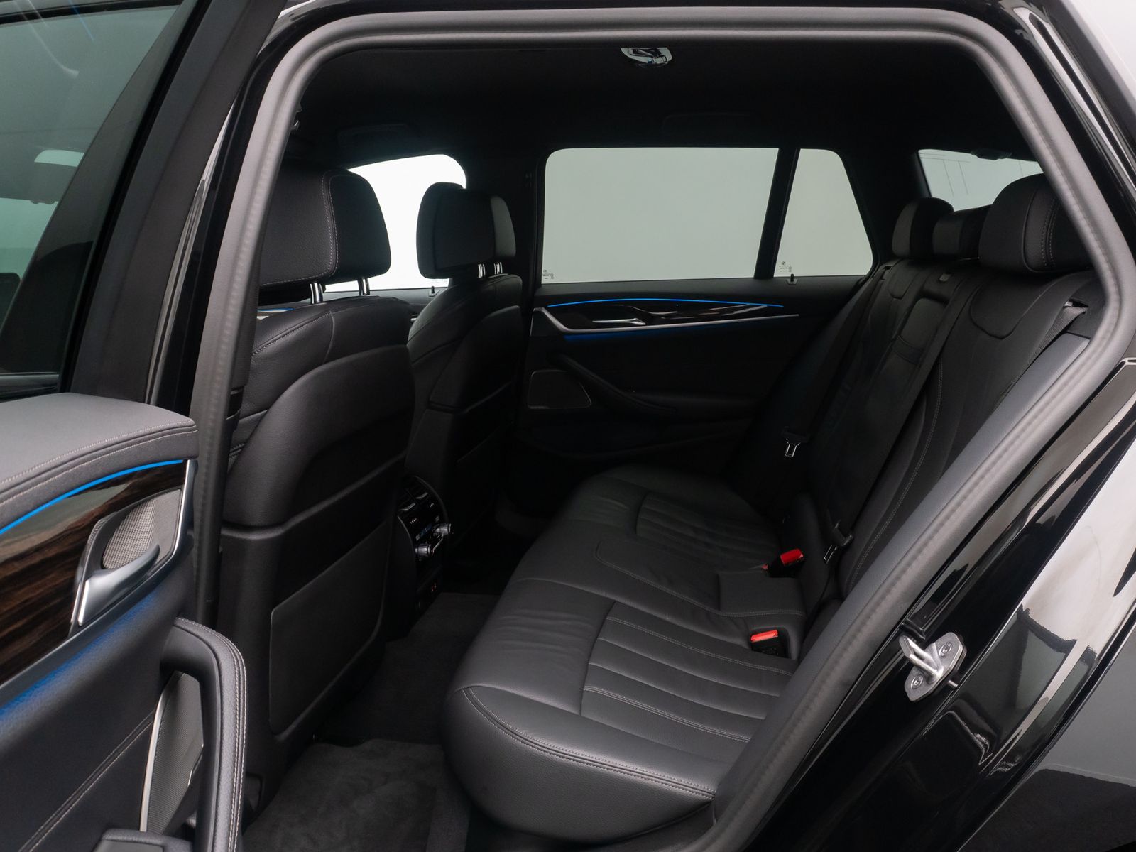 Fahrzeugabbildung BMW 530e Luxury Line HUD H/K DAB Laser Belüftung