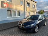 Volkswagen Golf VII Lim. Cup BMT*NAV*AHK*PDC*SHG*1.Hand - Volkswagen in Neubrandenburg