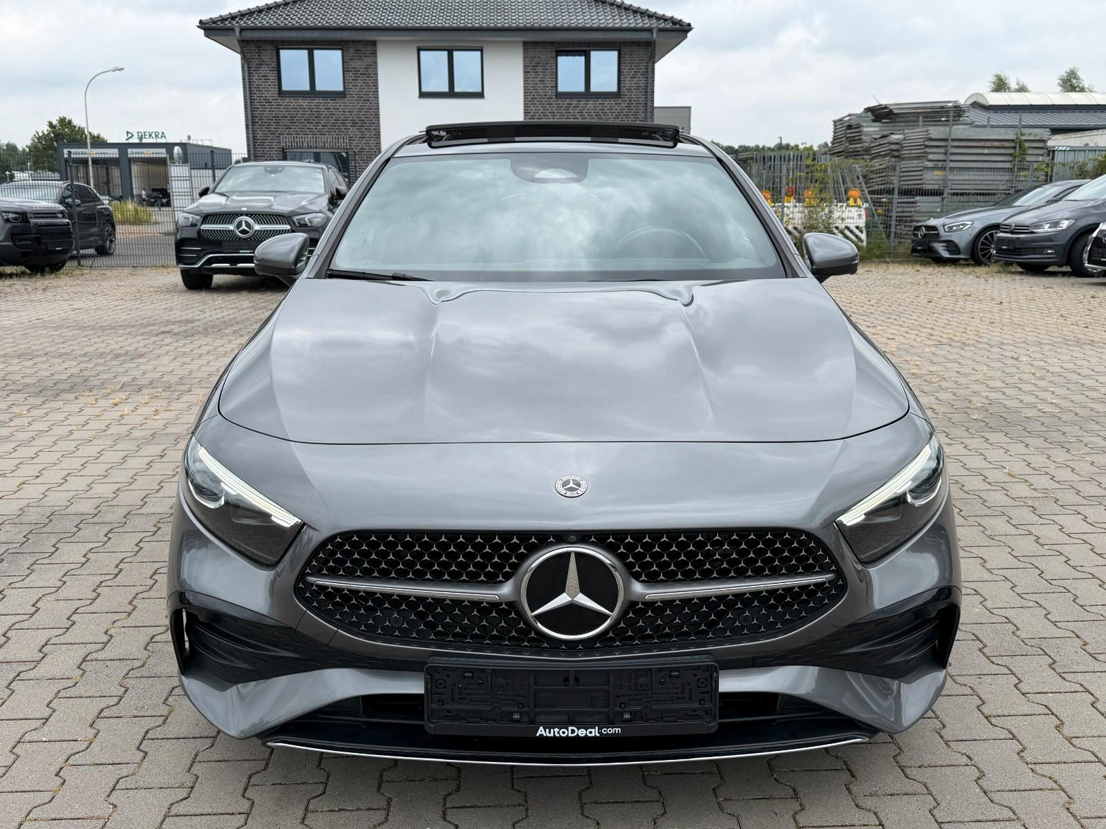 Mercedes-Benz A 200 AMG Line VOLL ! Facelift * Pano * ACC