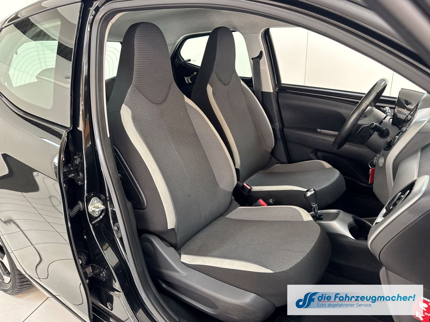 Fahrzeugabbildung Toyota Aygo X-Play Team D 1.0 EU6d-T Apple CarPlay Andr