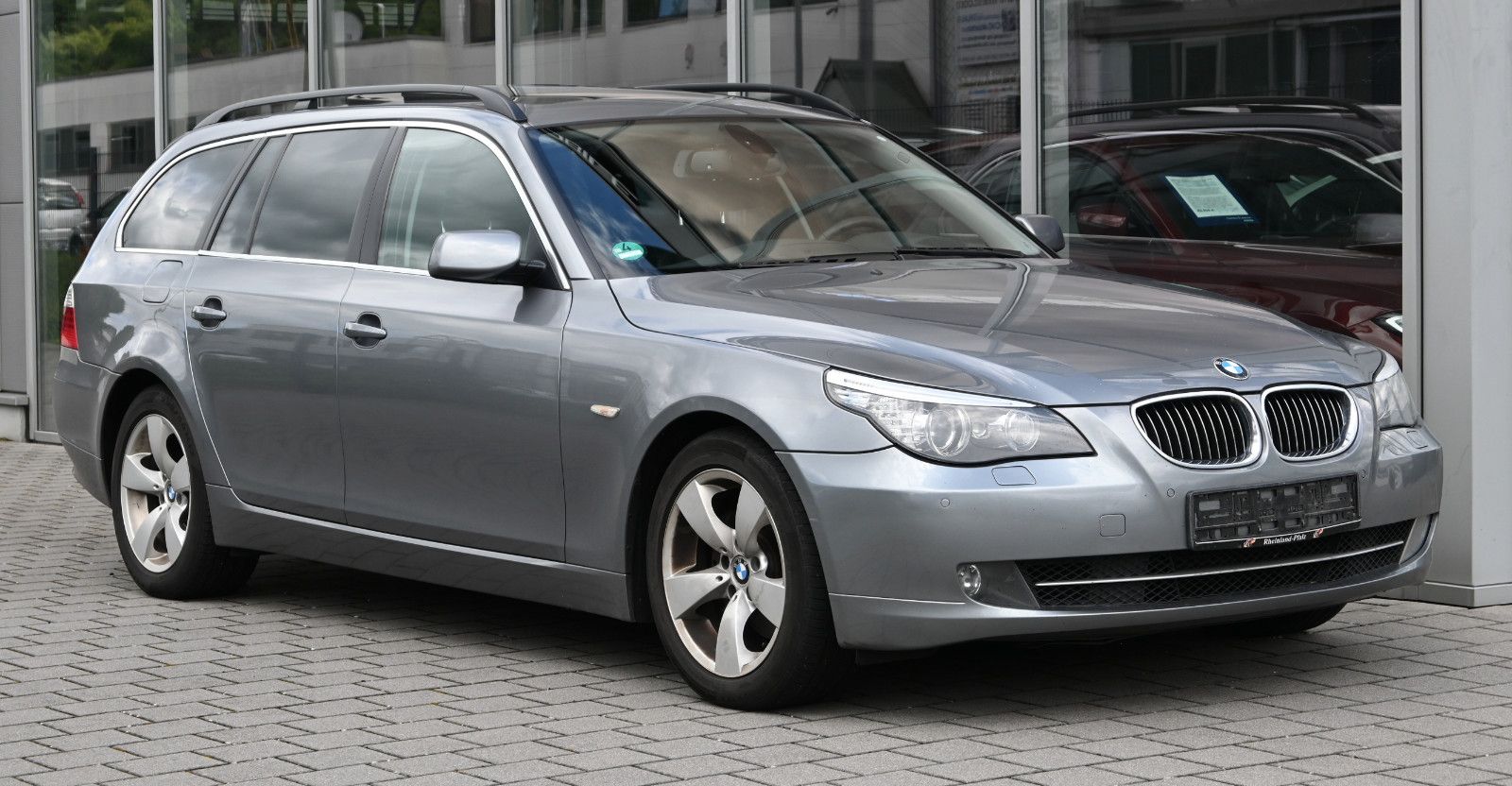 Fahrzeugabbildung BMW 530d Touring °AHK°AKTIVLENK.°DYNAMIC-DR.°KOMF.SI