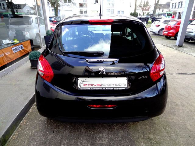 Fahrzeugabbildung Peugeot 208 + Navi ZB+Klima+BT+WR+BC