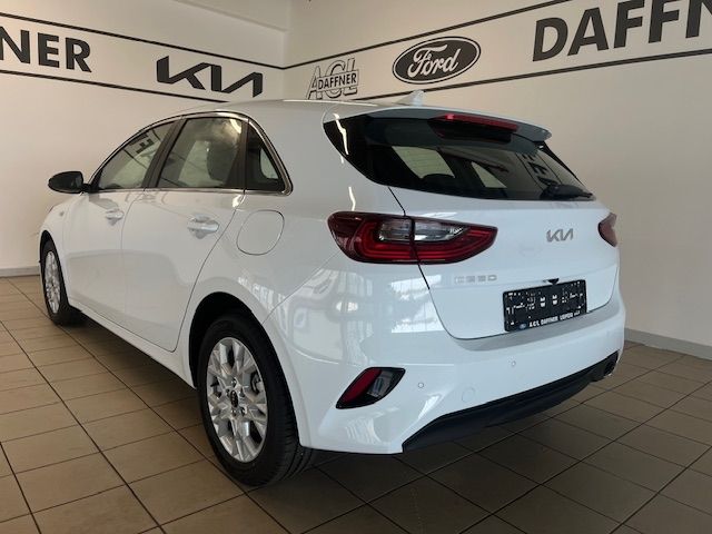 Fahrzeugabbildung Kia Ceed Vision 1.0 T-GDI,  Lane Assist, Navi, SHZ,