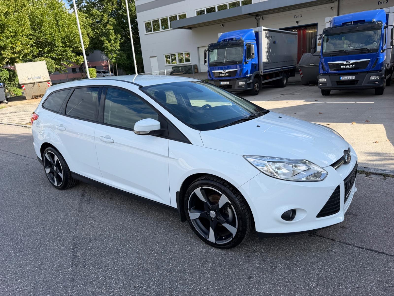 Ford Focus 2012 — photo 9