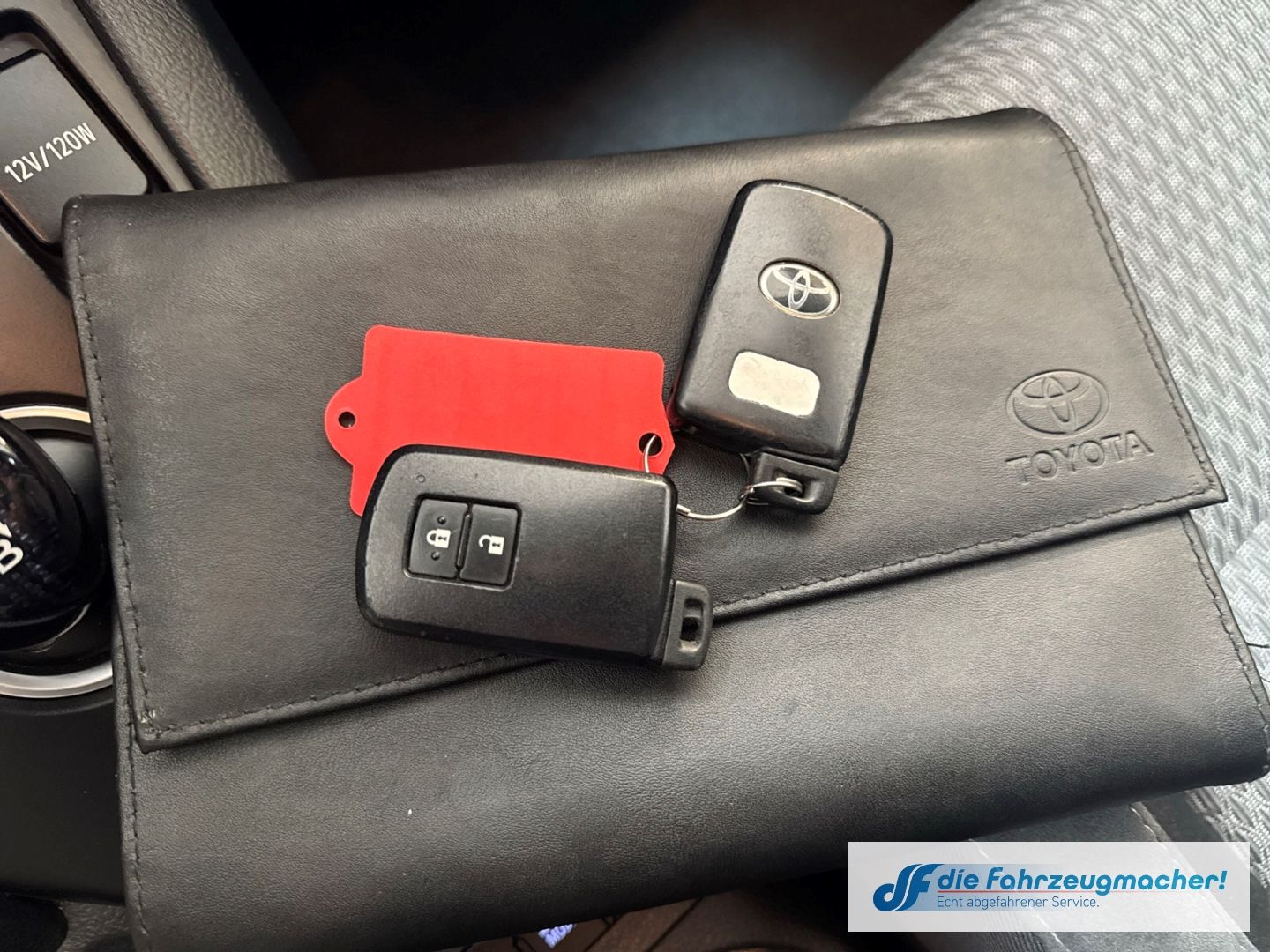 Fahrzeugabbildung Toyota Auris Touring Sports Hybrid 1.8  Klimaautom Spur