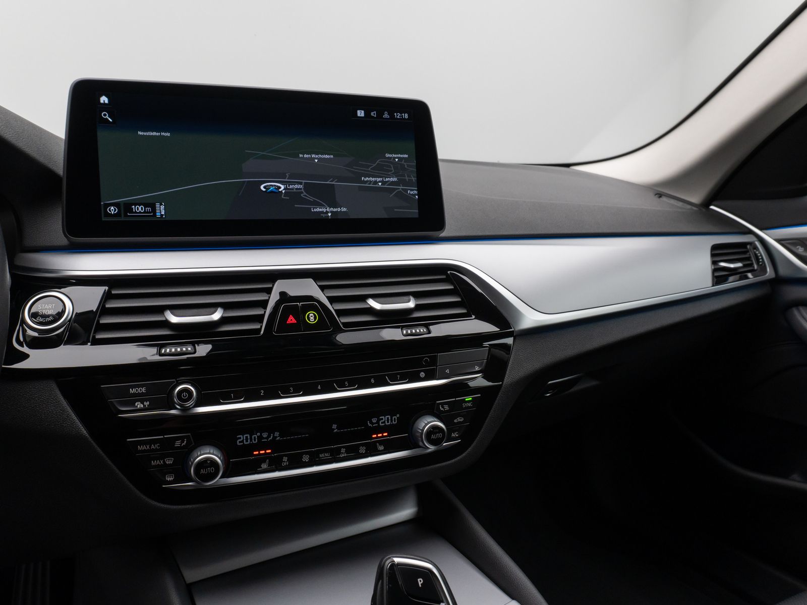 Fahrzeugabbildung BMW 530e Kamera DAB WLAN CockPitPro ACC Alarm LED