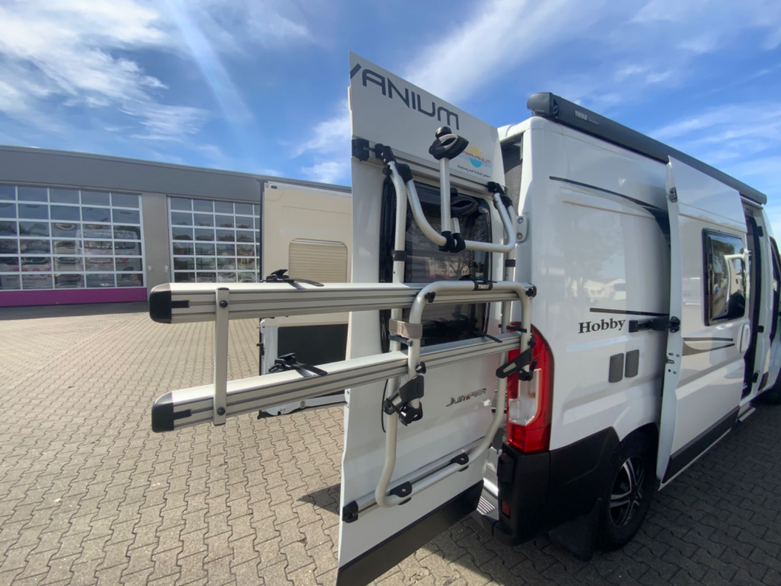 Fahrzeugabbildung Hobby Vantana on Tour ** TV etc.