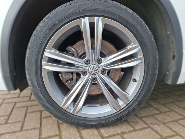 Tiguan 2.0 TSI R-LIne 4MOTION *DSG*LED*AHK*NAVI*