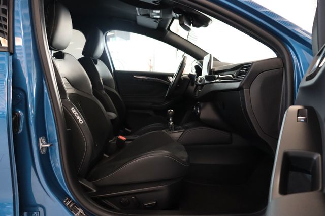 Fahrzeugabbildung Ford Focus Turnier ST 2.3 Eco |1HAND|B&O|KAMERA|LED|