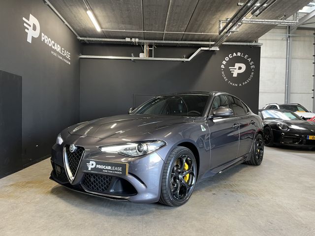 Alfa Romeo Giulia QUADRIFOGLIO 2.9 V6 AT8 / HARMANN KARDON 