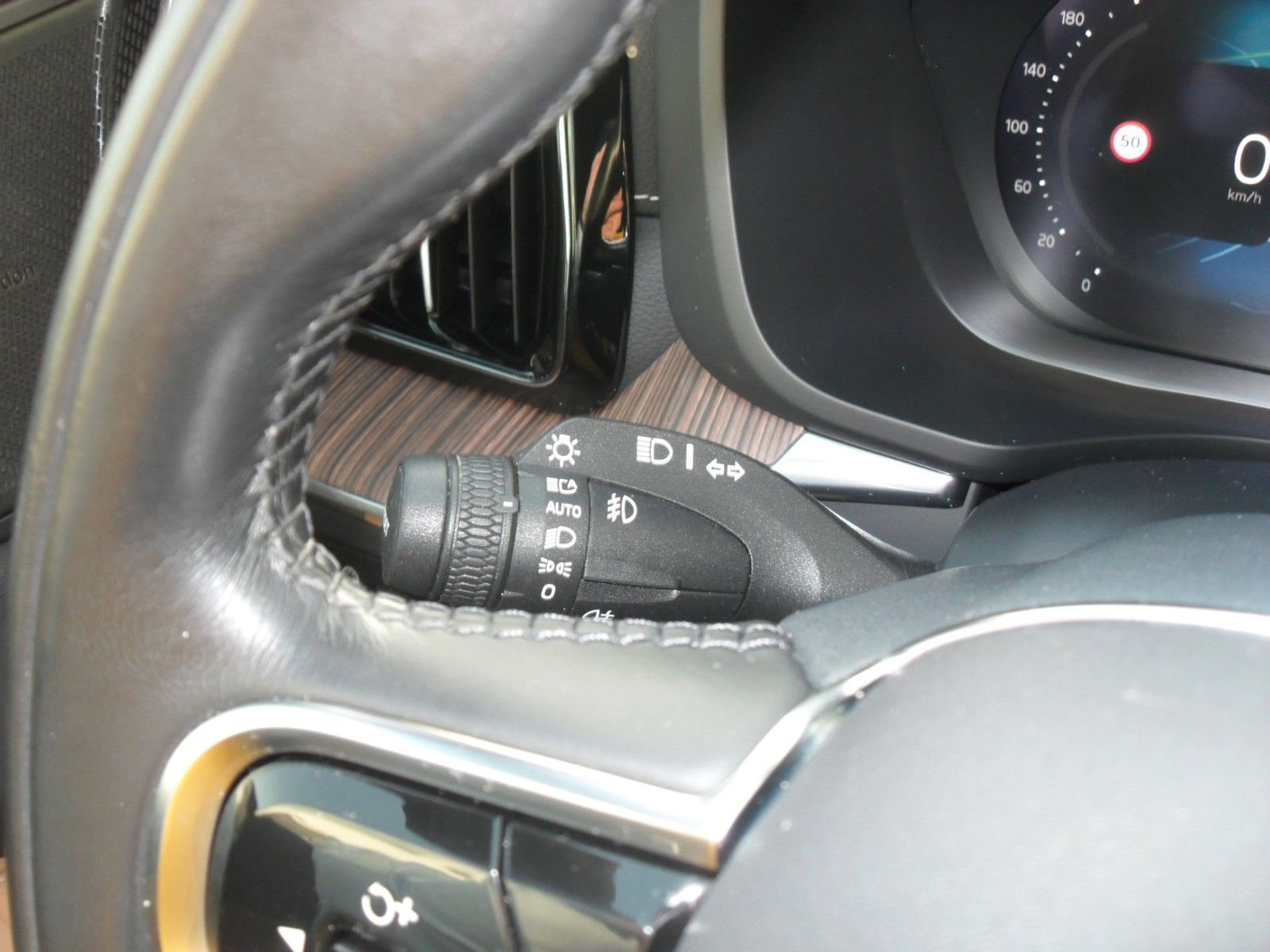 Fahrzeugabbildung Volvo XC 60 T6 Inscription | AWD