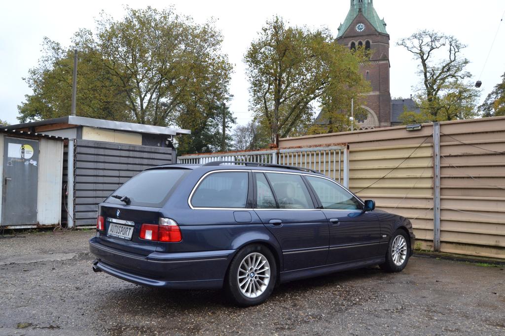 BMW 530