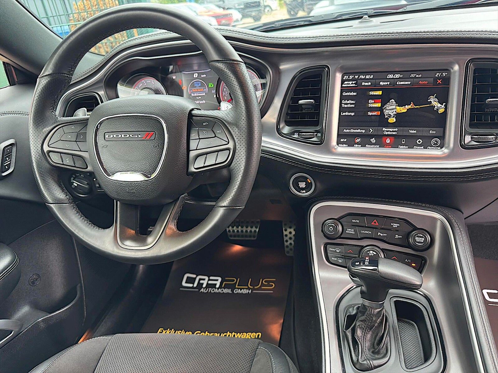 Fahrzeugabbildung Dodge Challenger 6.4 V8 SRT 392 SCAT PACK SHAKER R/T
