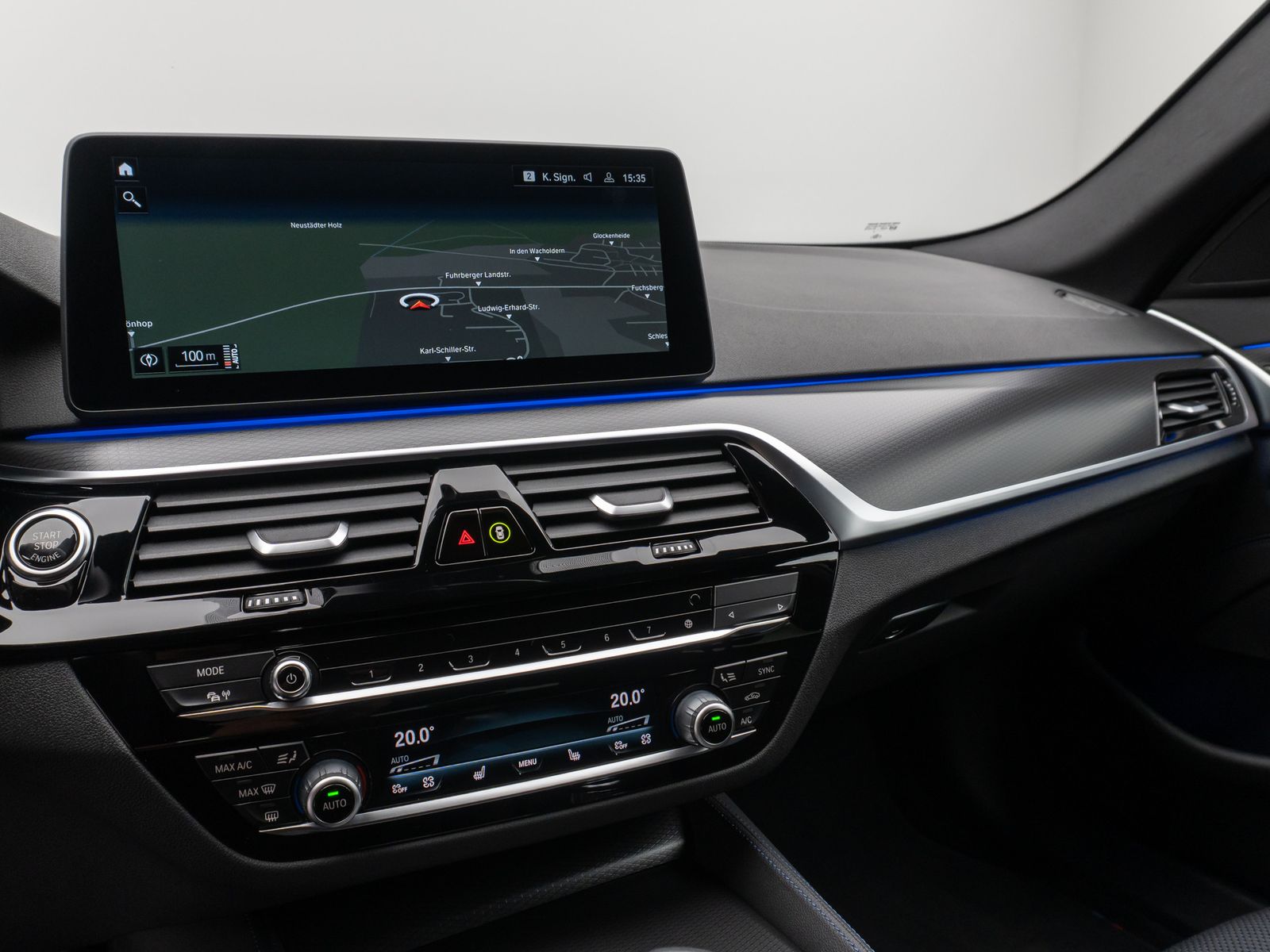 Fahrzeugabbildung BMW 520d xD M Sport Kamera HUD DAB HiFi Stop&Go AHK