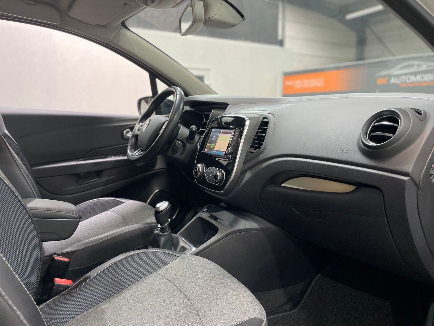 Fahrzeugabbildung Renault Captur Intens #LED#Kamera#Navi#PDC