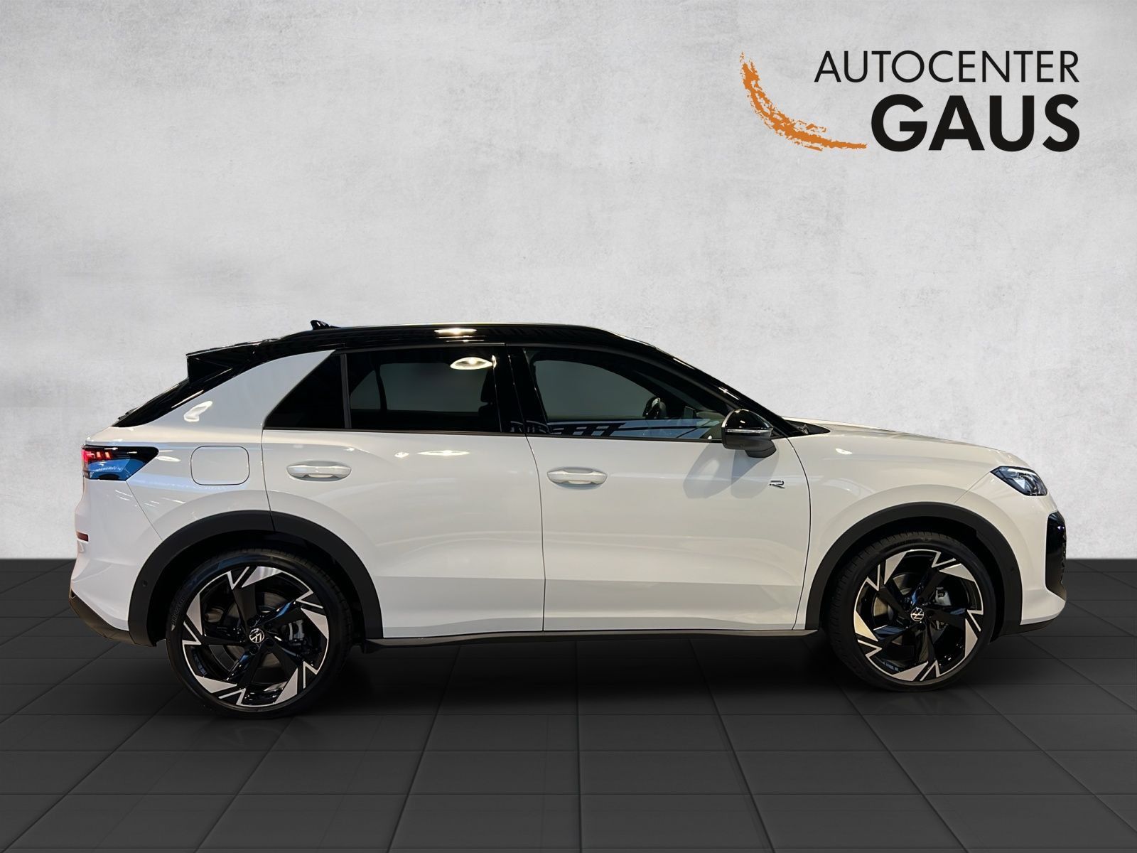 T-Roc R-Line 1.5 eTSI DSG ACC*CarPlay*Area View