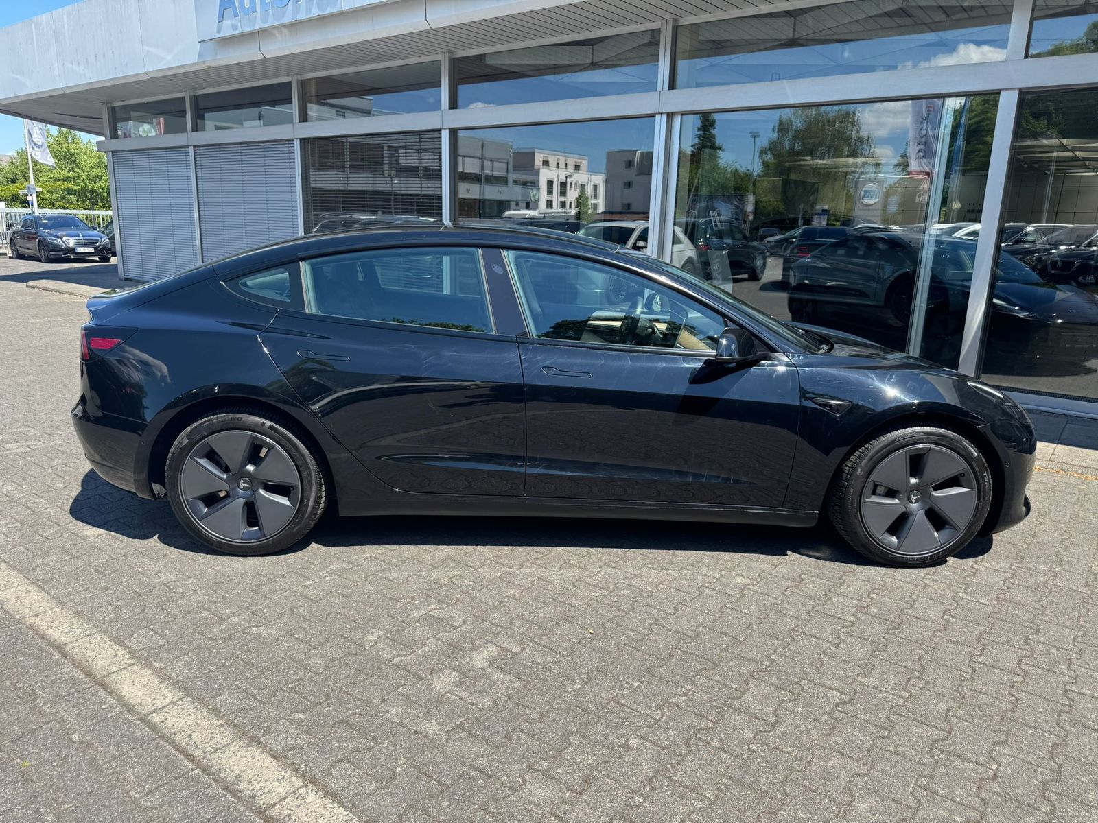 Fahrzeugabbildung Tesla Model 3 RWD PANO+LED+NAVI+SHZ+KAMERA+ACC+WP
