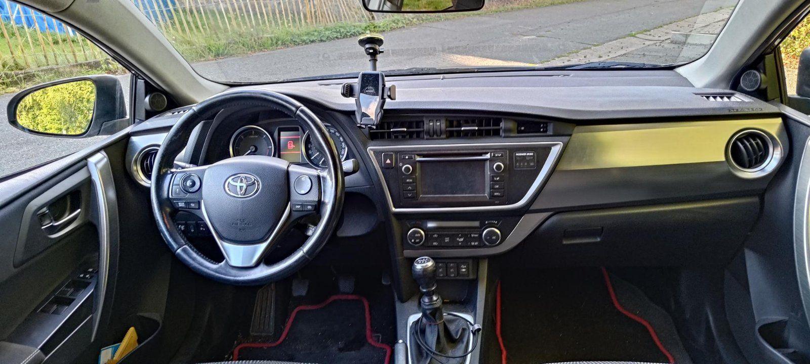 Toyota Auris 2013 — photo 6
