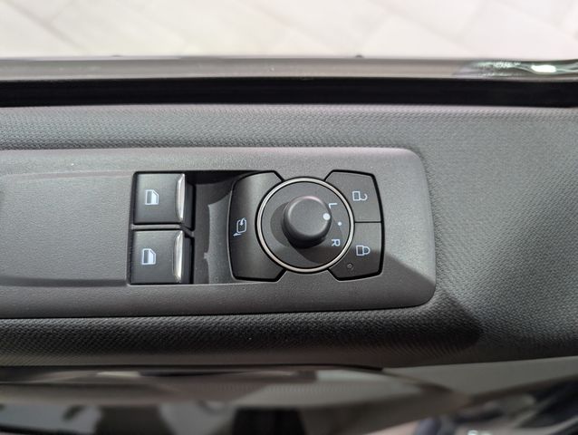 Ford Tourneo Custom 2.0 EcoBlue L1 Titanium