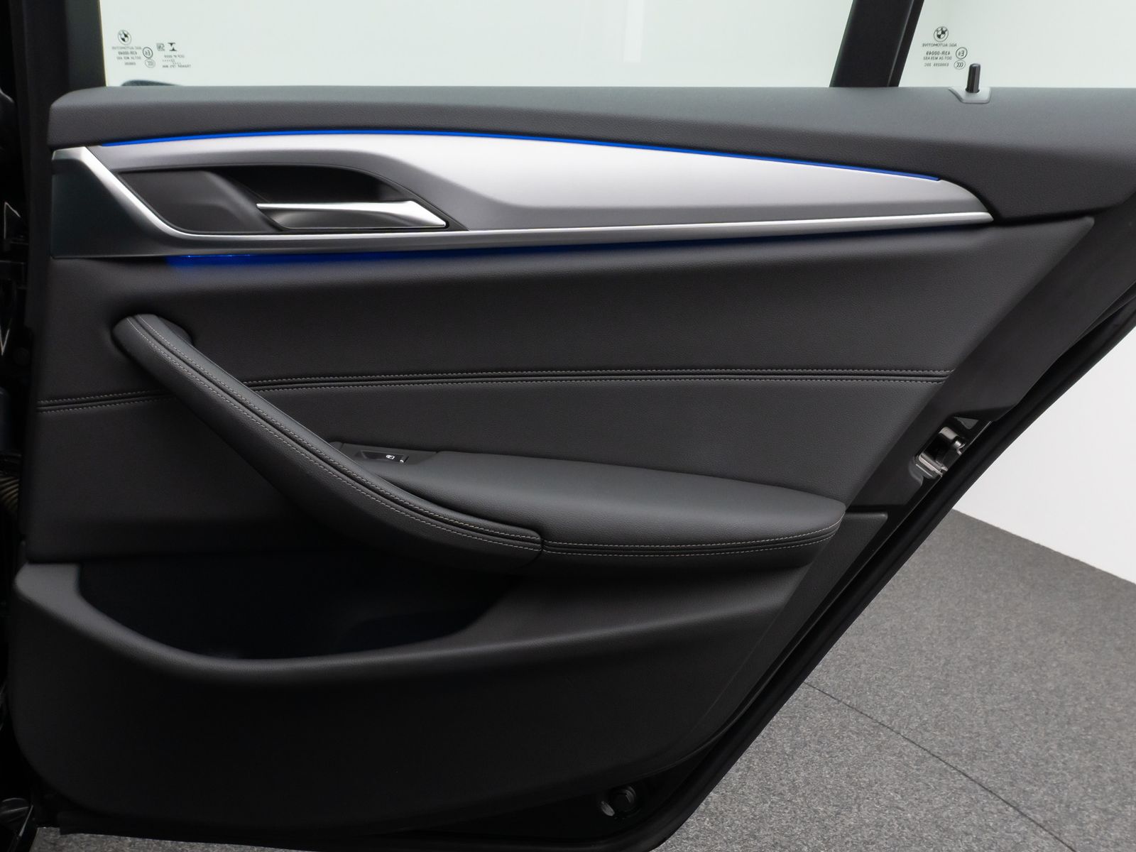 Fahrzeugabbildung BMW 530d xD Kamera HUD 4xKlima Komfort Alarm Sport