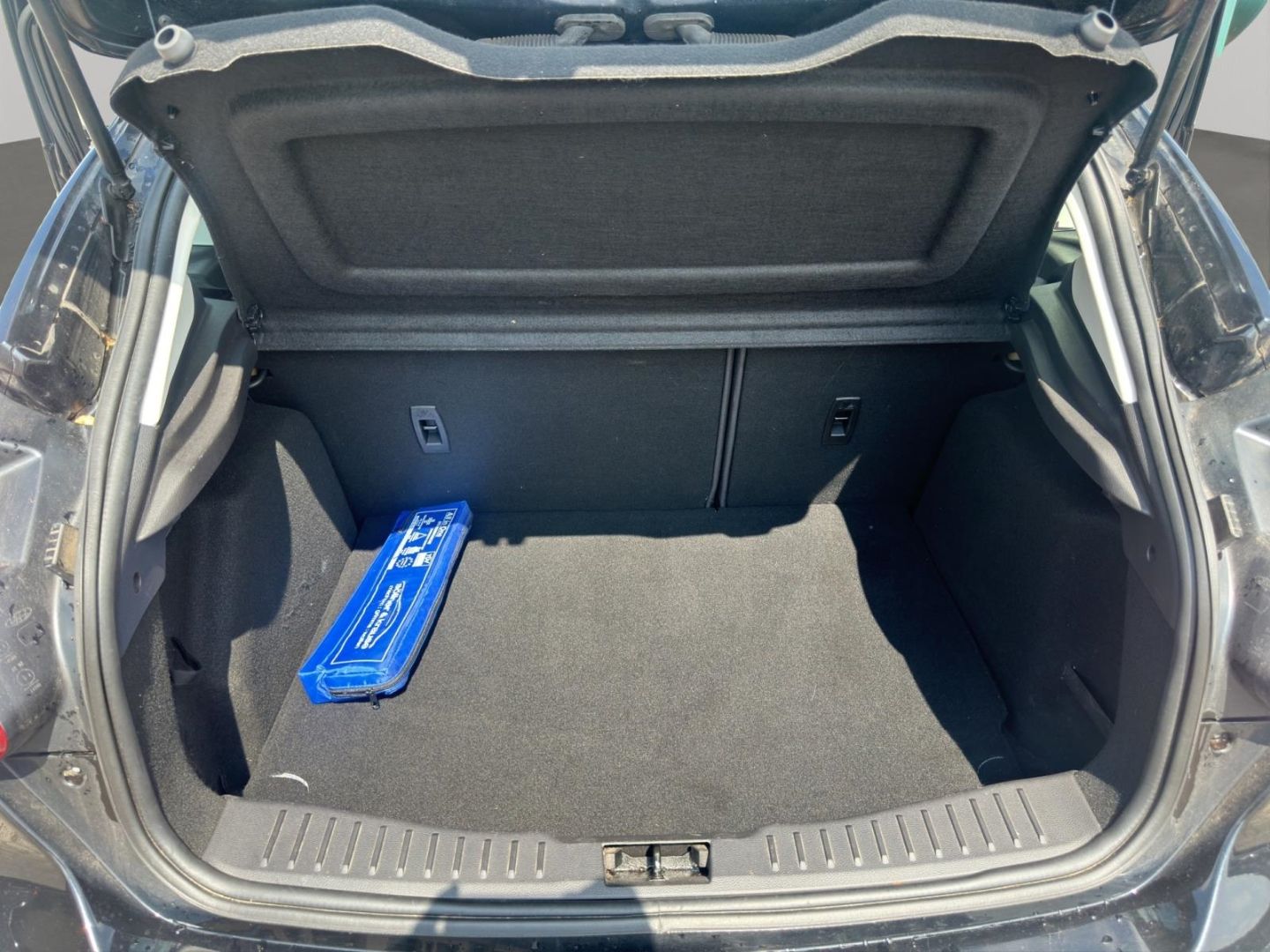 Fahrzeugabbildung Ford Focus SYNC Edition SHZ Notbremsass. Tel.-Vorb. P