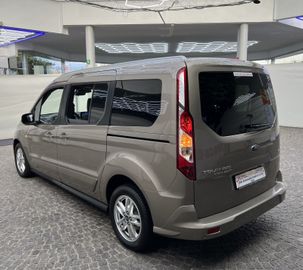 Ford Grand Tourneo - 8